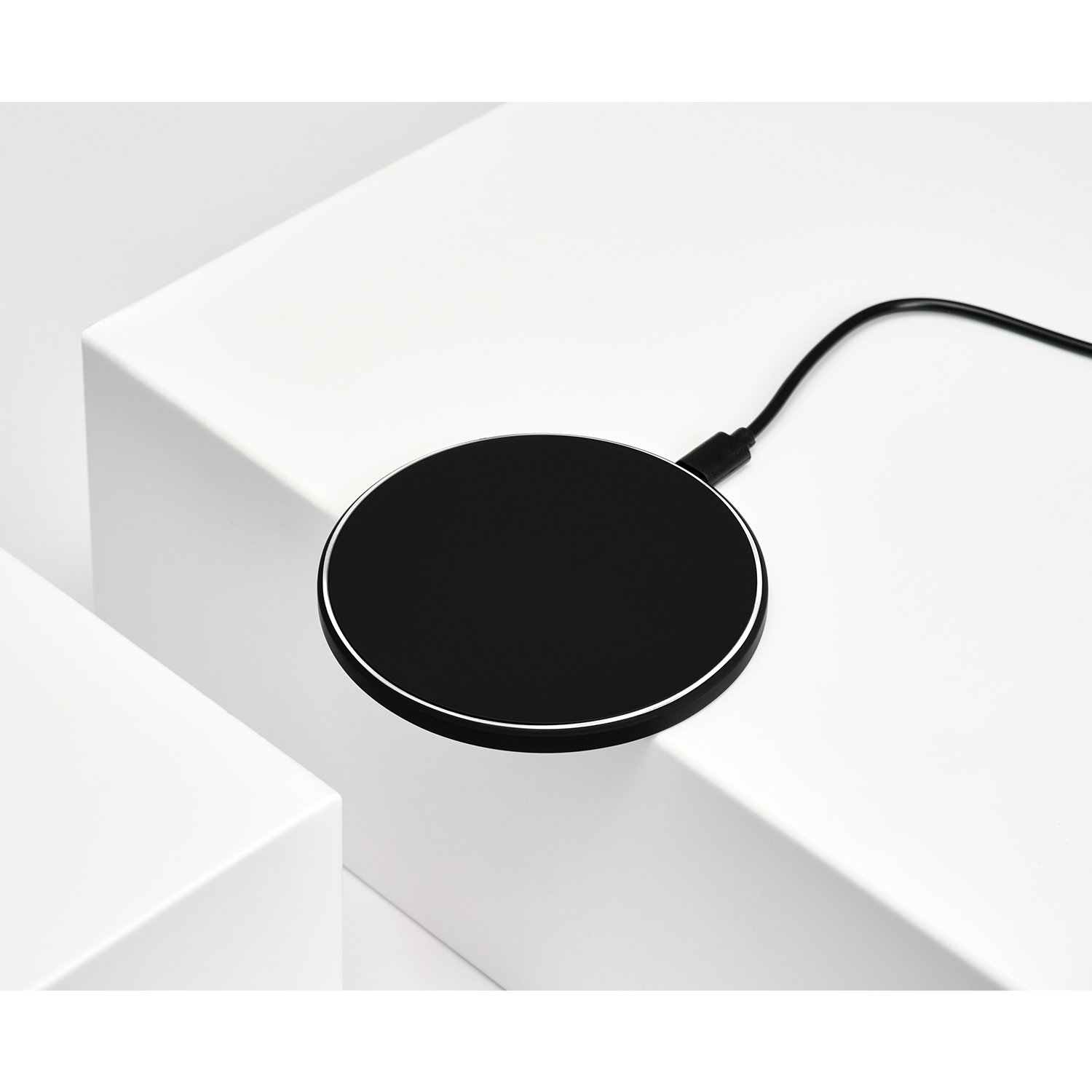 Беспроводное зарядное устройство с подсветкой 15W Auris, черное-7