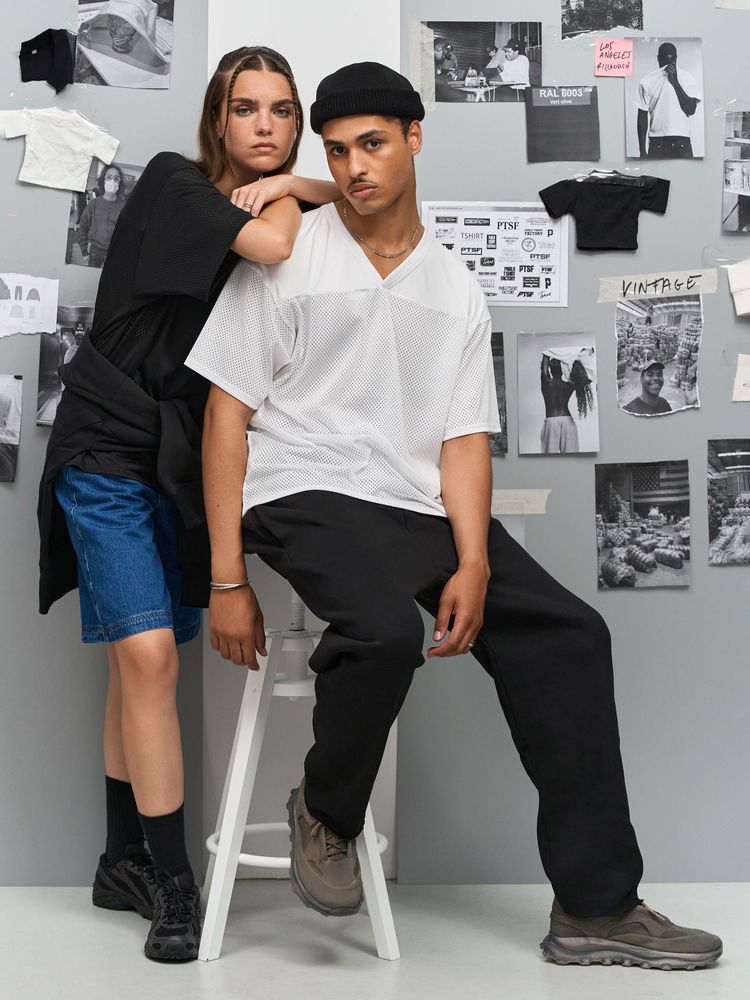 Футболка унисекс Nino с V-образным вырезом, белая-3