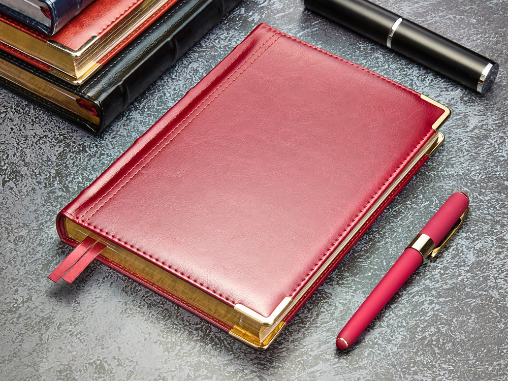 Ежедневник А5 полудатированный Boss, бордовый-12