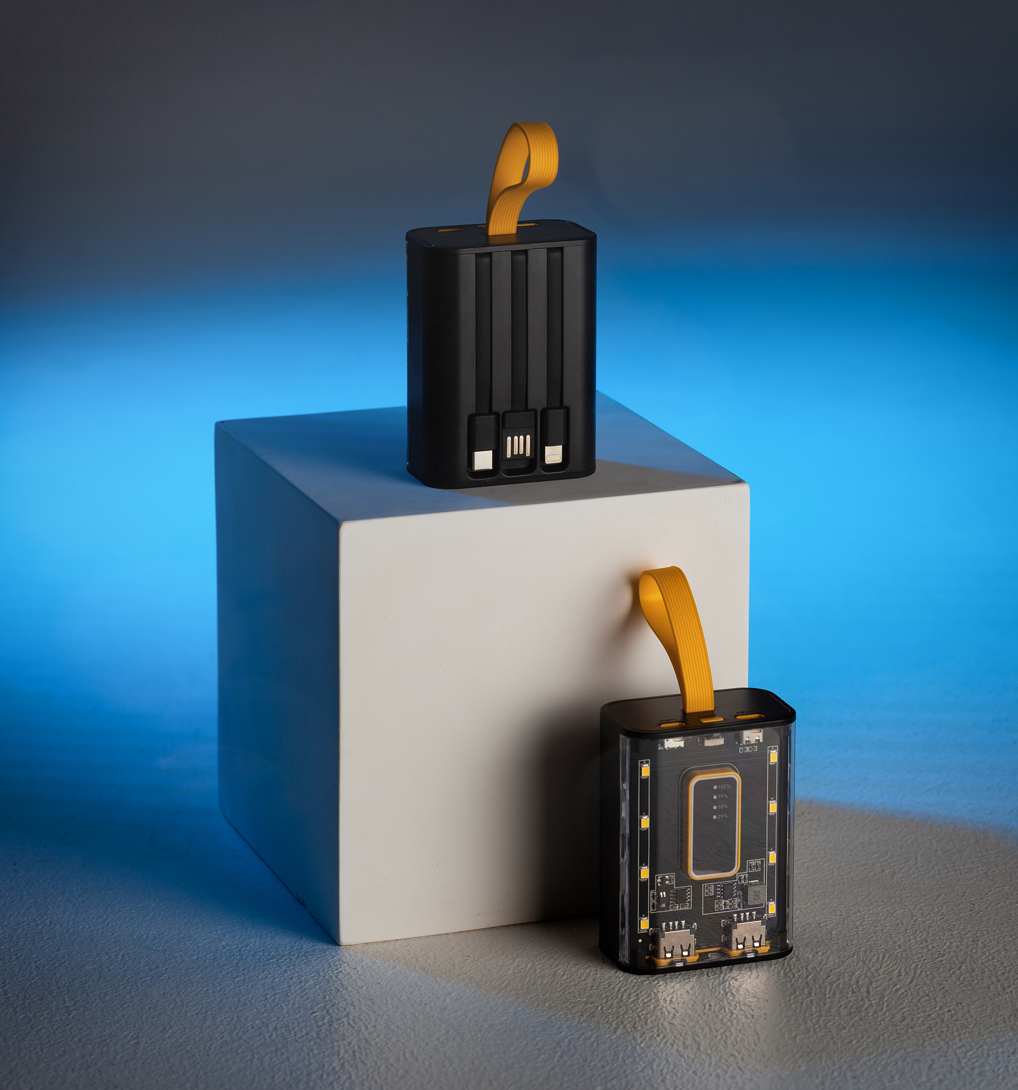 Зарядное устройство "Shine" 9000 mAh с LED-подсветкой, встроенными кабелями Type-C/Lightning/USB-2