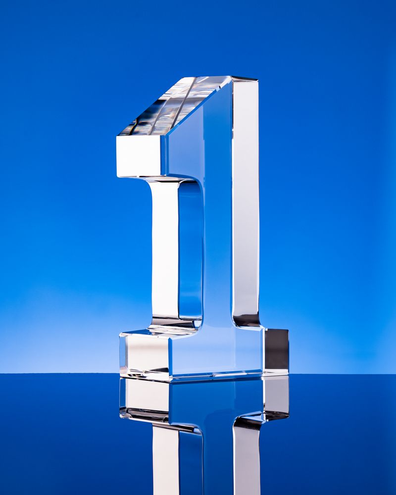 Стела Born Leader 1-2