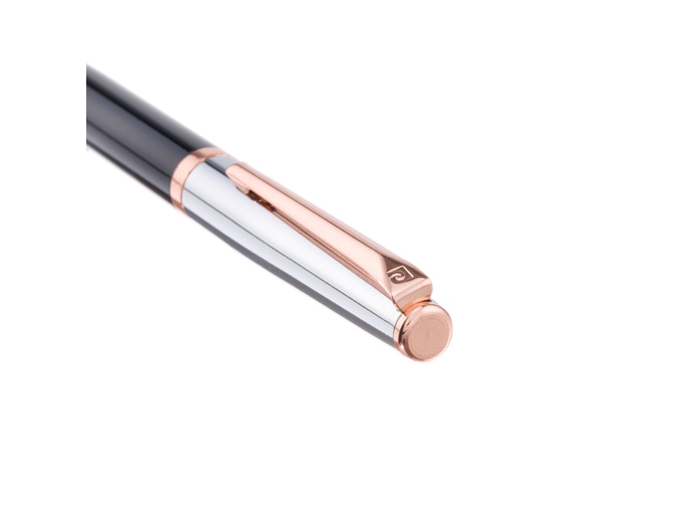 Ручка шариковая Pierre Cardin GAMME. Цвет - черный и серебристый. Упаковка Е-3