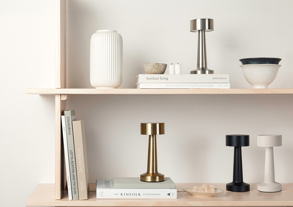 Настольная лампа VINGA Maris из переработанного пластика RCS серая-6