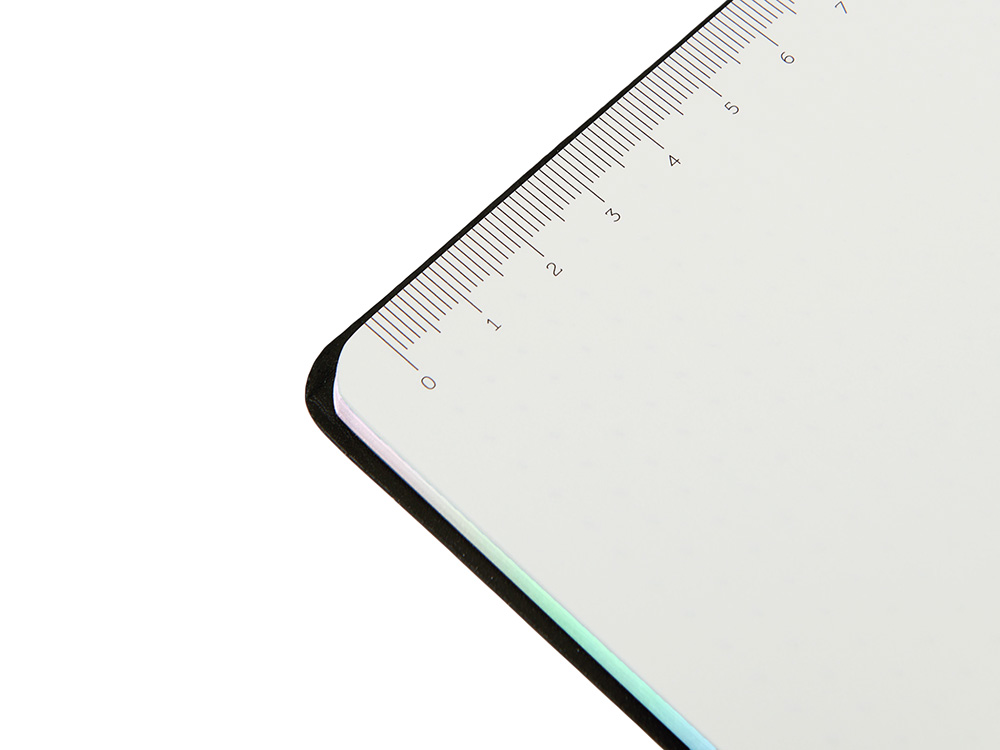 Блокнот А5 в гибкой обложке Fellini с голографическим срезом, черный-5