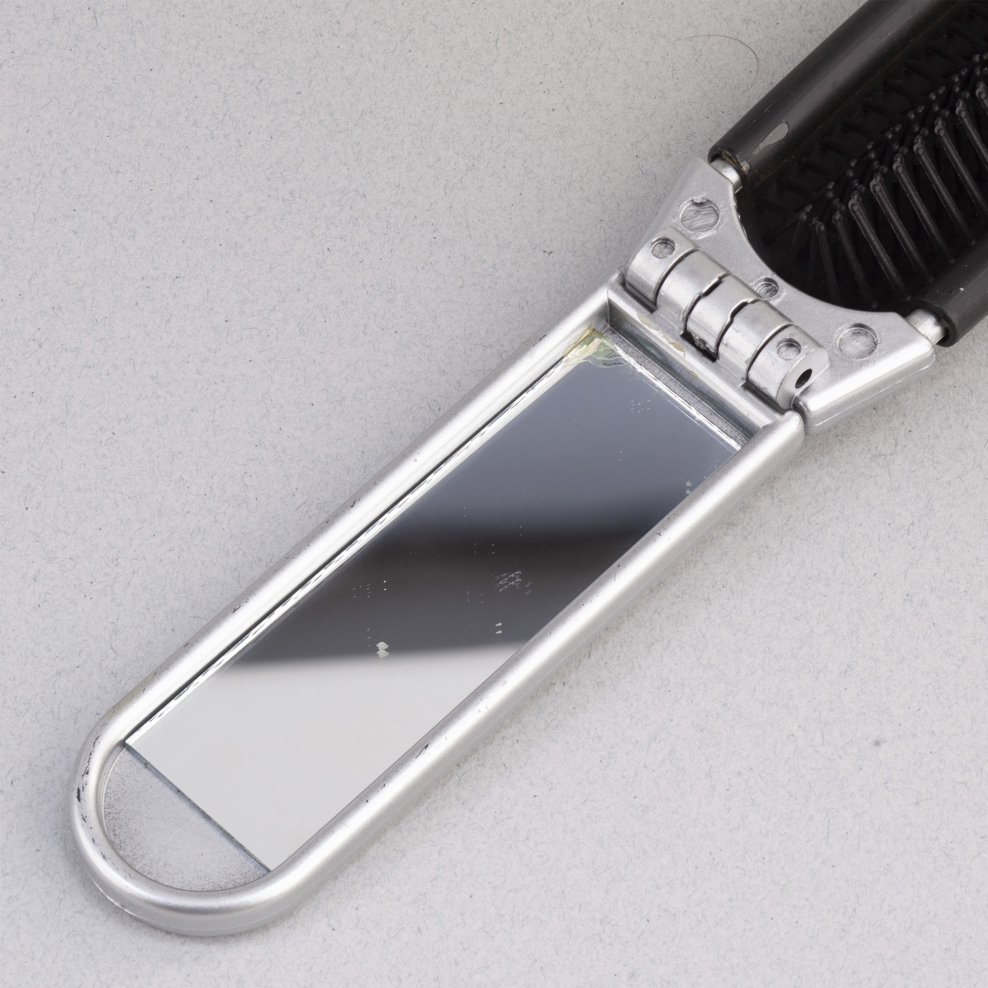 Расческа с зеркалом-2