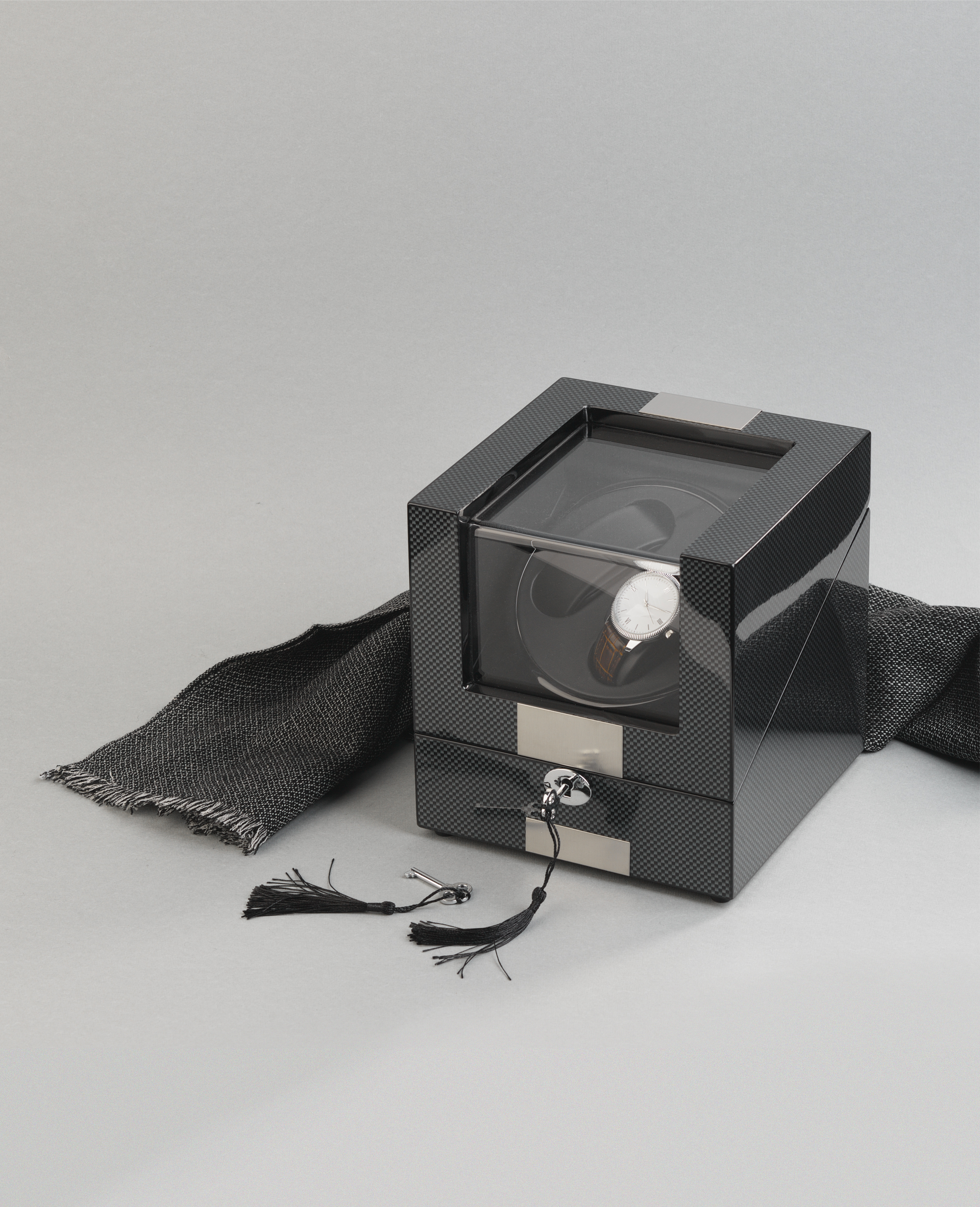 Шкатулка из дерева для часов с подзаводом-5