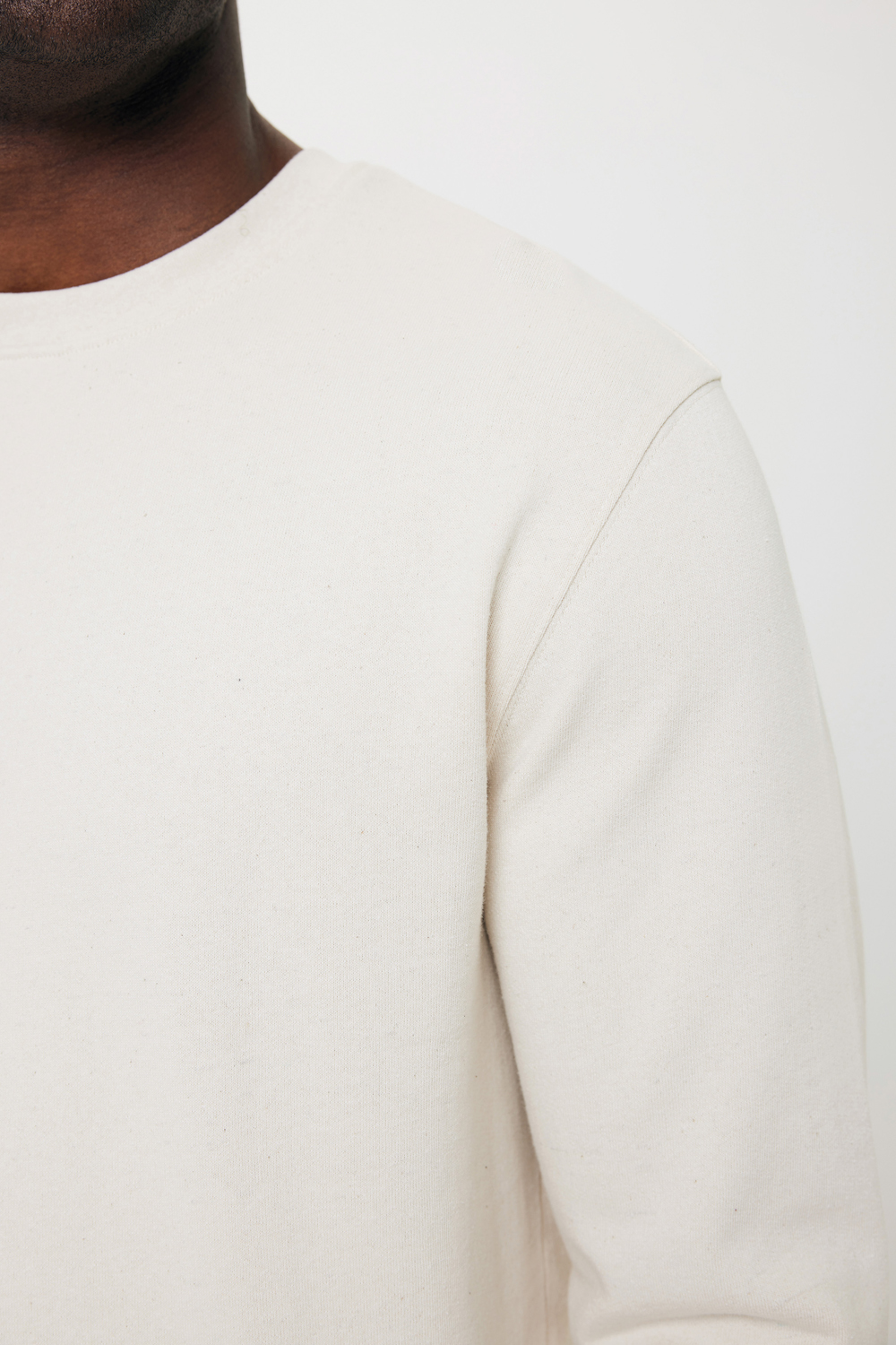 Свитшот Iqoniq Denali из переработанного неокрашенного хлопка, унисекс, 340 г/м²-25