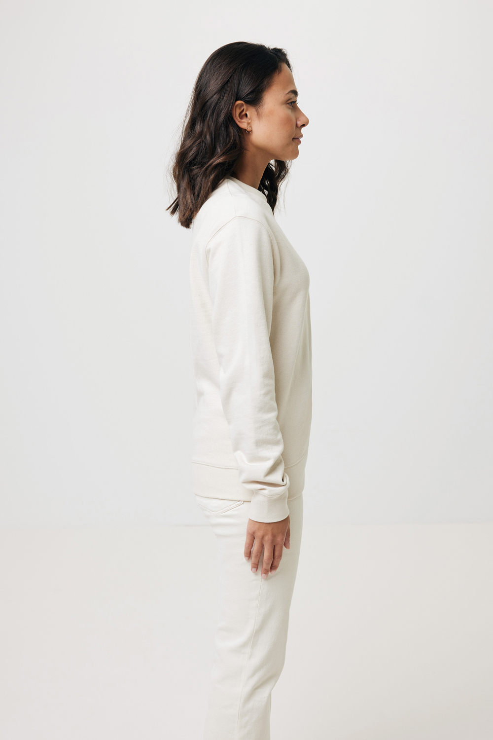 Свитшот Iqoniq Denali из переработанного неокрашенного хлопка, унисекс, 340 г/м²-15
