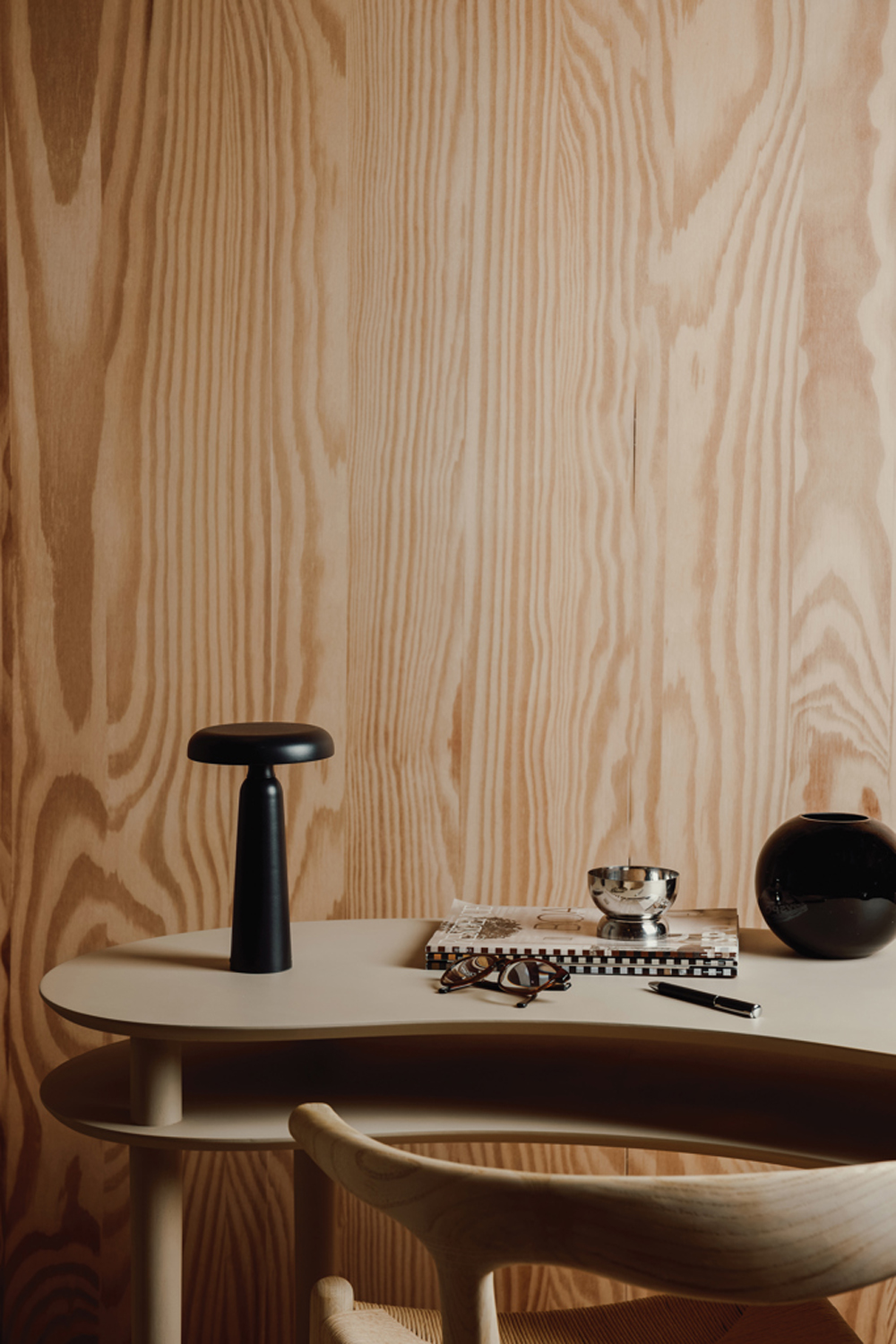 Настольная лампа VINGA Avery RCS-4