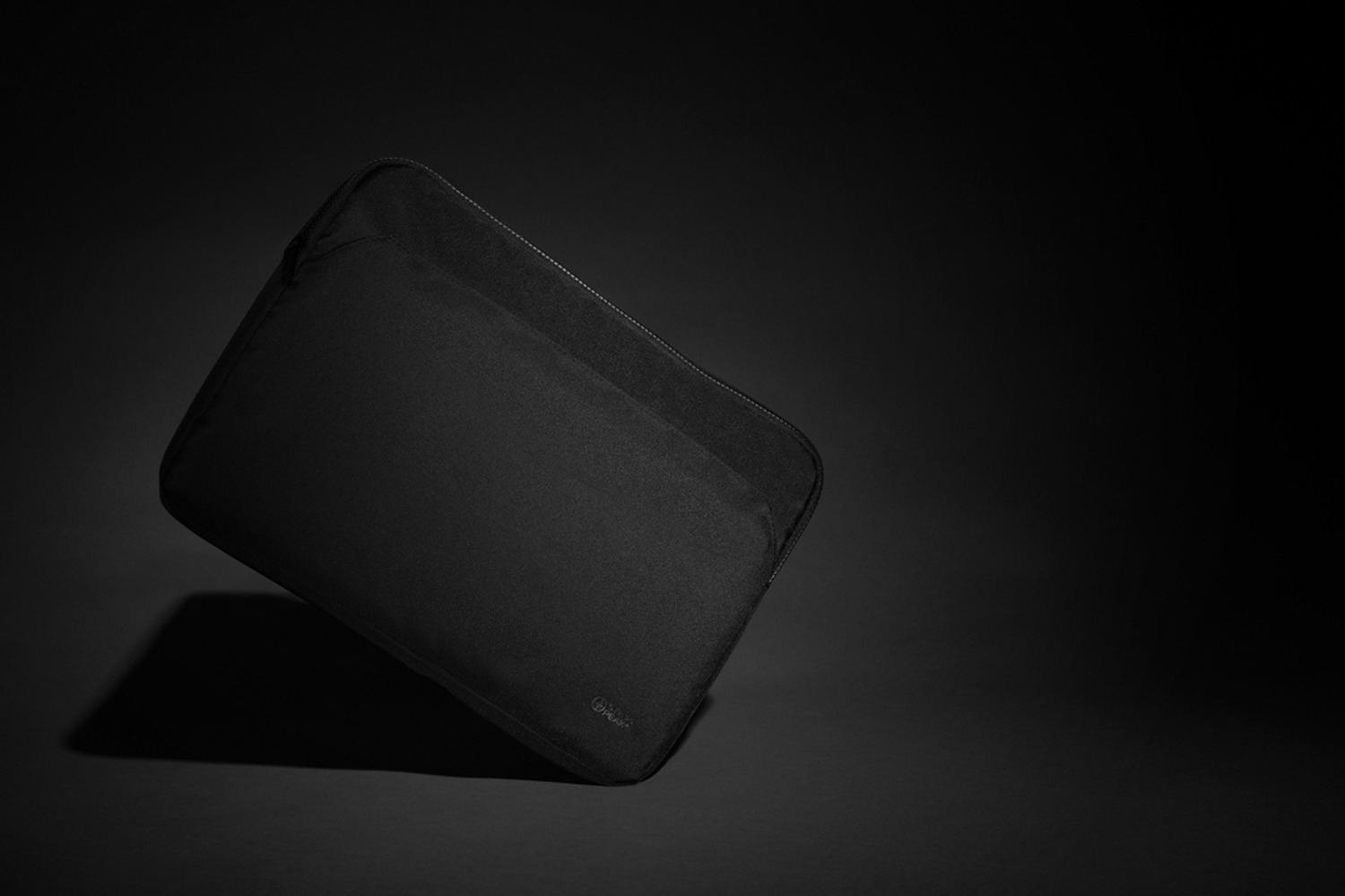 Чехол для ноутбука Swiss Peak Essential из rPET Aware™, 15.6"-6