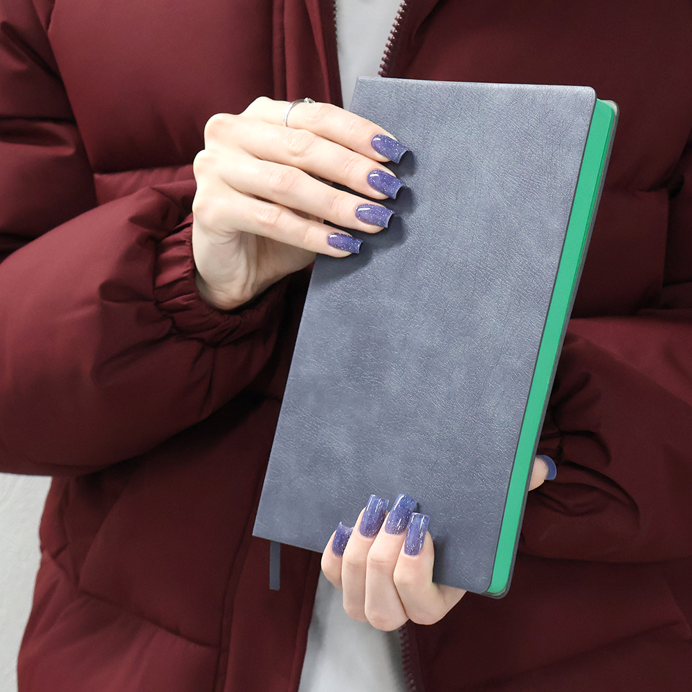 Ежедневник A5 недатированный Carisma в мягком переплёте, Зеленый-5