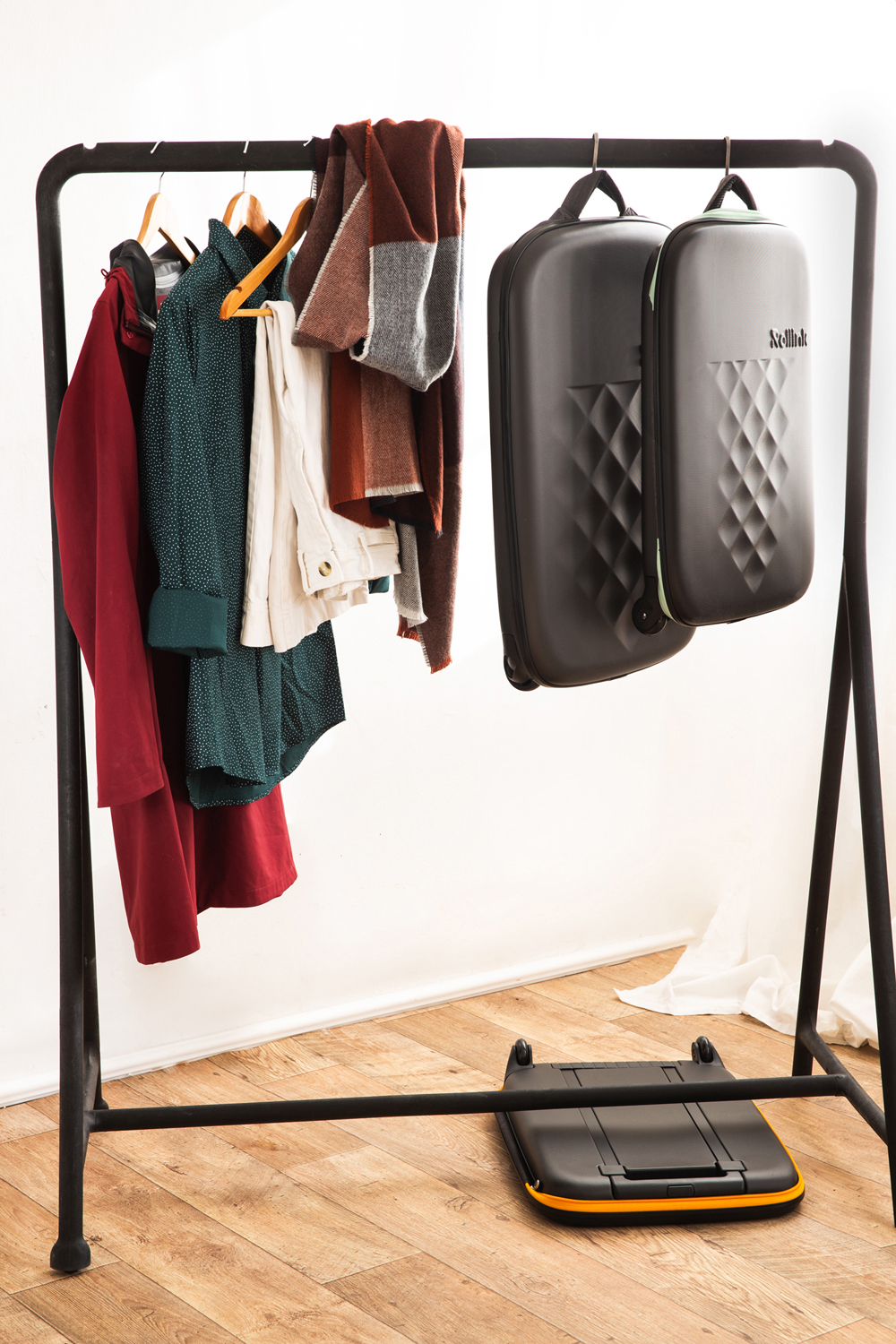 Чемодан складной Rollink Earth 55x40x20 см, 2 колеса, черный/оранжевый-22