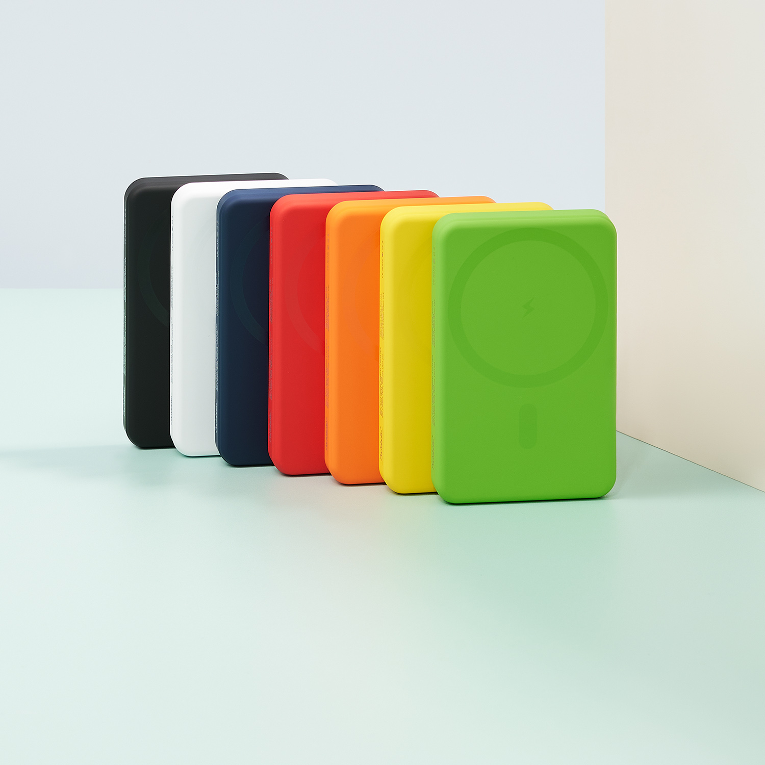 Внешний аккумулятор Ларго PD (Largo PD) 5000mAh с функцией беспроводной зарядки 15W, желтый-9