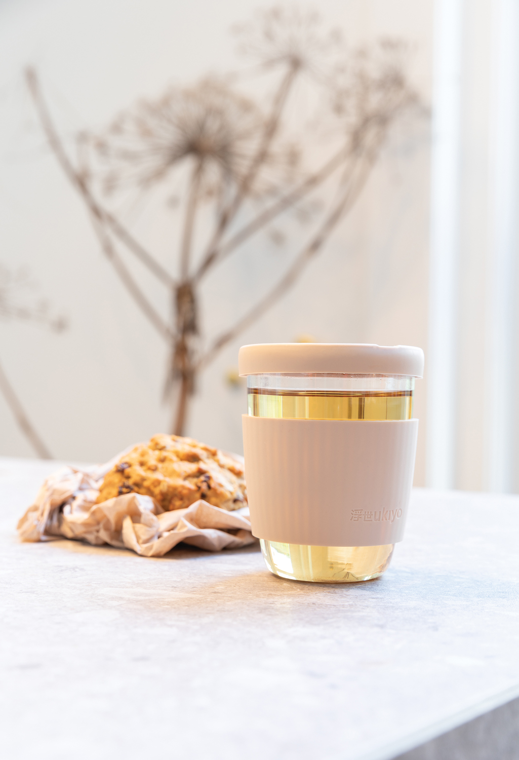 Стакан из боросиликатного стекла Ukiyo с силиконовой крышкой и держателем-5