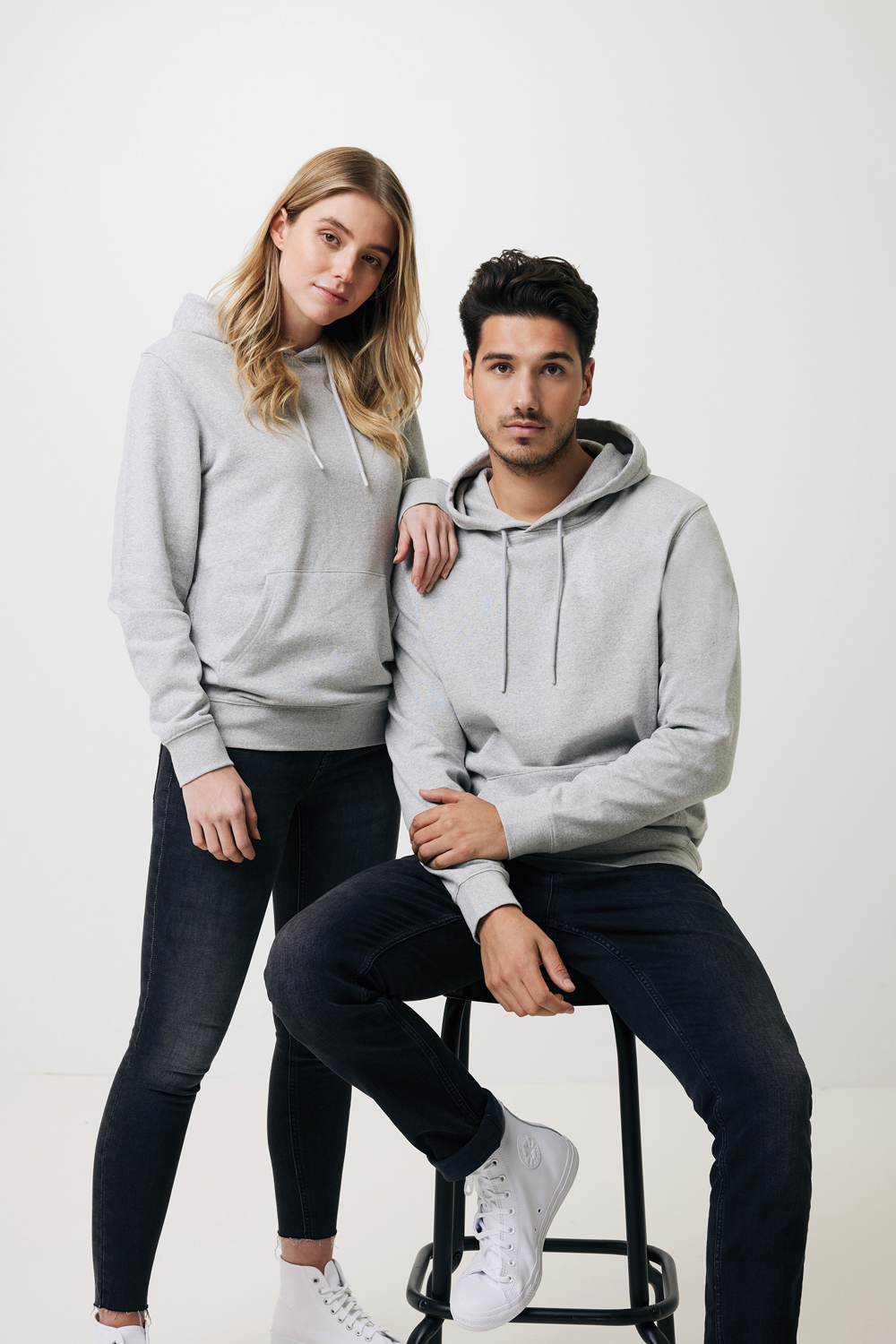 Худи Iqoniq Torres из переработанного неокрашенного хлопка, унисекс, 340 г/м²-1