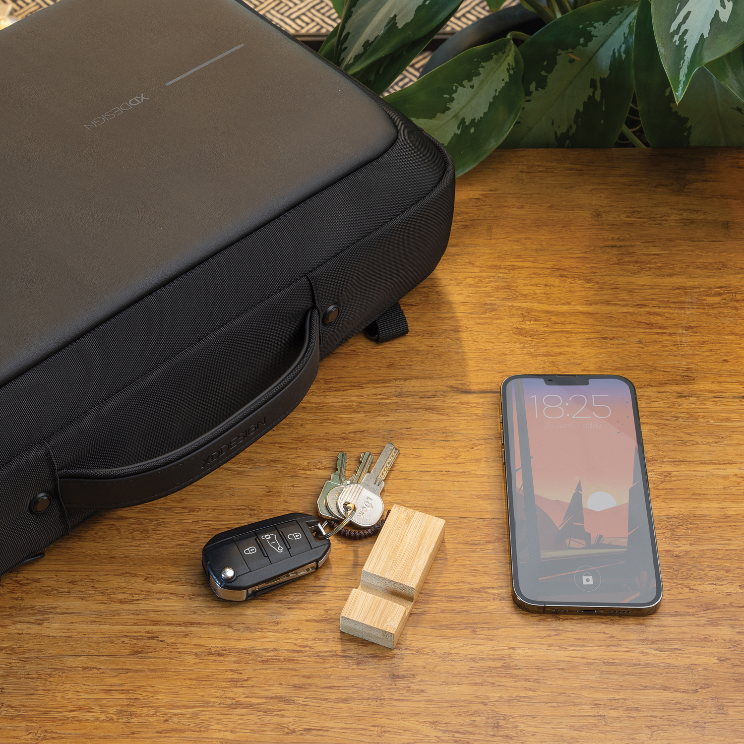 Бамбуковая мини-подставка для телефона Standkey с кольцом для ключей-8