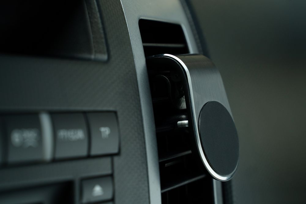 Магнитный держатель для смартфонов Pinch, серебристый-3