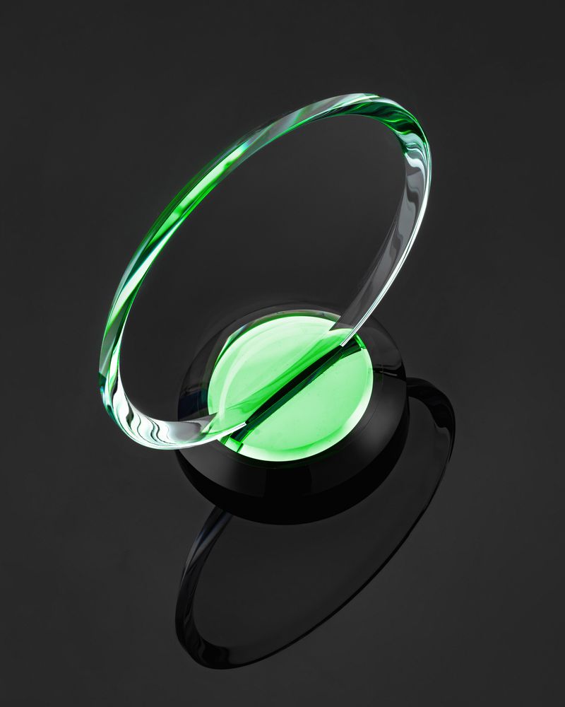 Награда Neon Emerald, в подарочной коробке-2