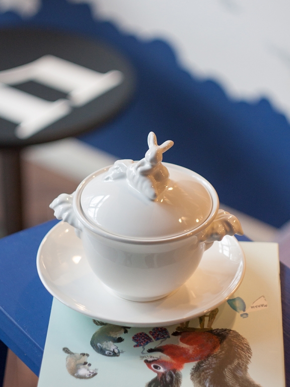 Бульонница &amp;quot;Кролик - Везунчик&amp;quot; с тарелкой, Белый-2