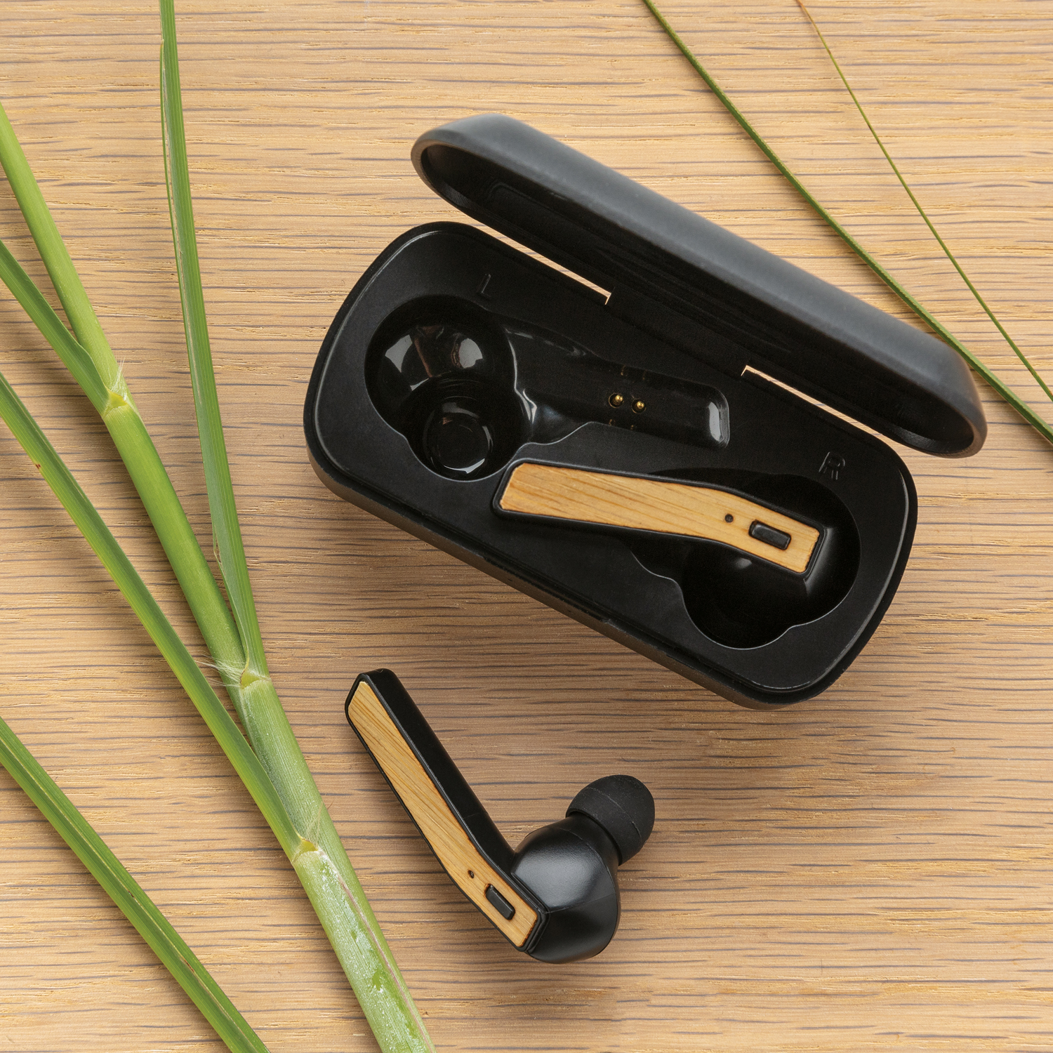 Наушники Bamboo Free Flow TWS с чехлом для зарядки-4