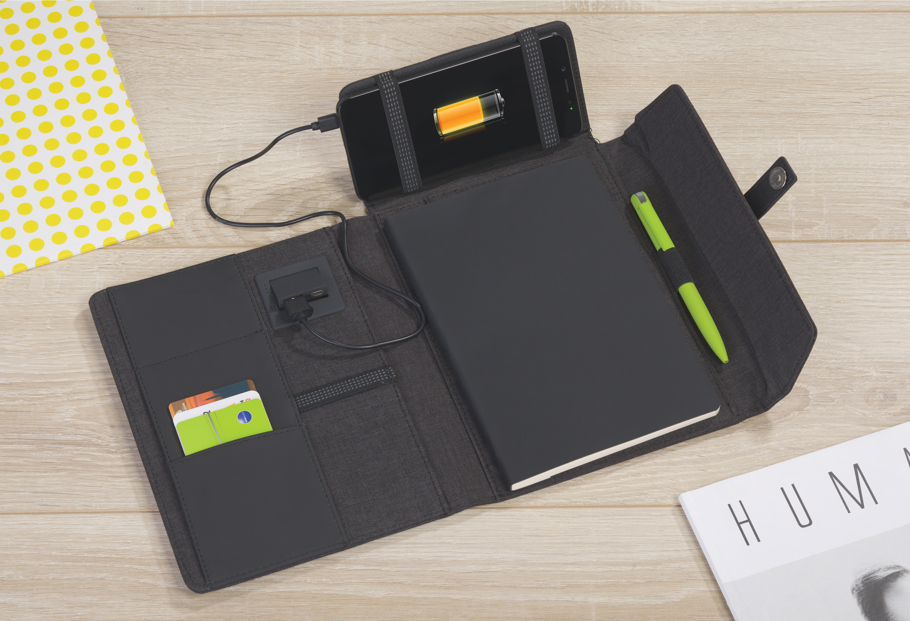 Папка А5 с беспроводным зарядным устройством 4000 mAh и блокнотом softtouch-4