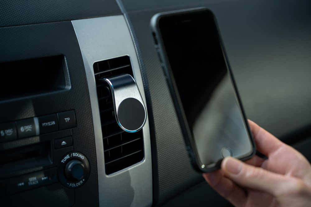 Магнитный держатель для смартфонов Pinch, серебристый-4