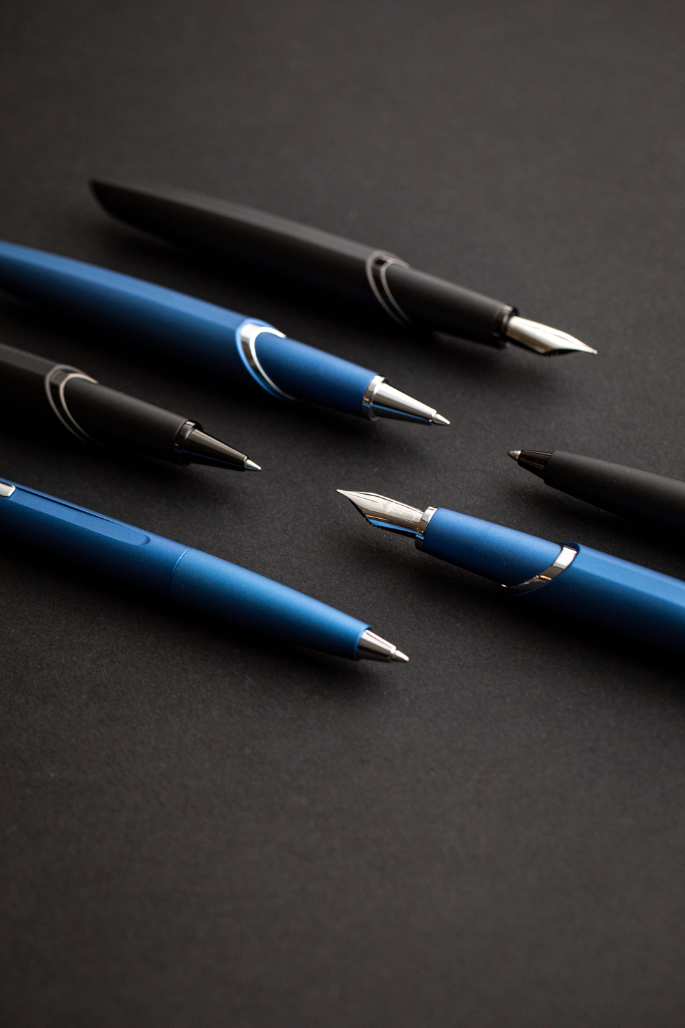 Шариковая ручка PININFARINA PF Two BLUE-8