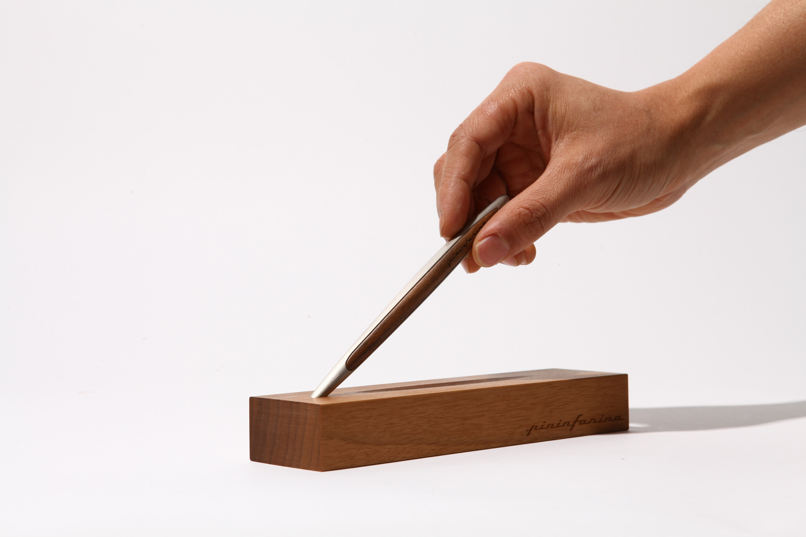 Вечная ручка Pininfarina Cambiano ALUMINIUM/WALNUT-17