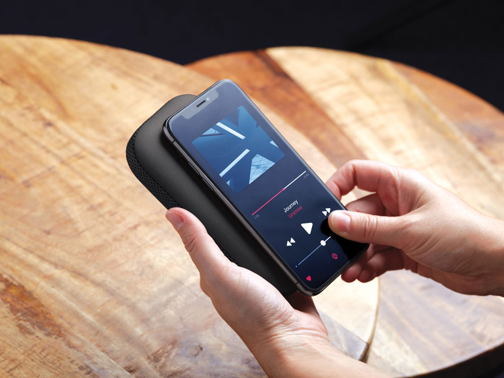 Внешний аккумулятор с беспроводной колонкой Powersound, черный-10