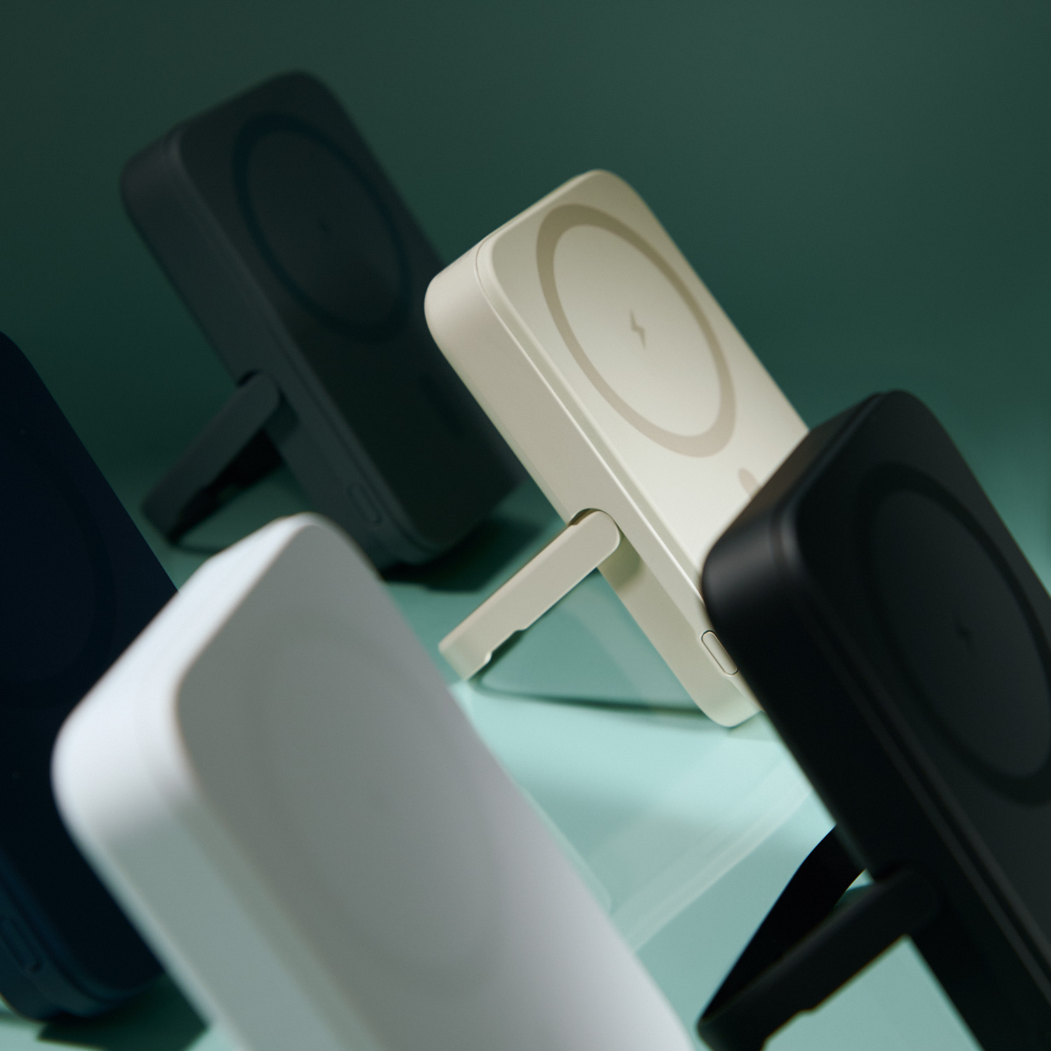 Внешний аккумулятор Union PD 10000mAh с функцией беспроводной зарядки 15W, черный-13