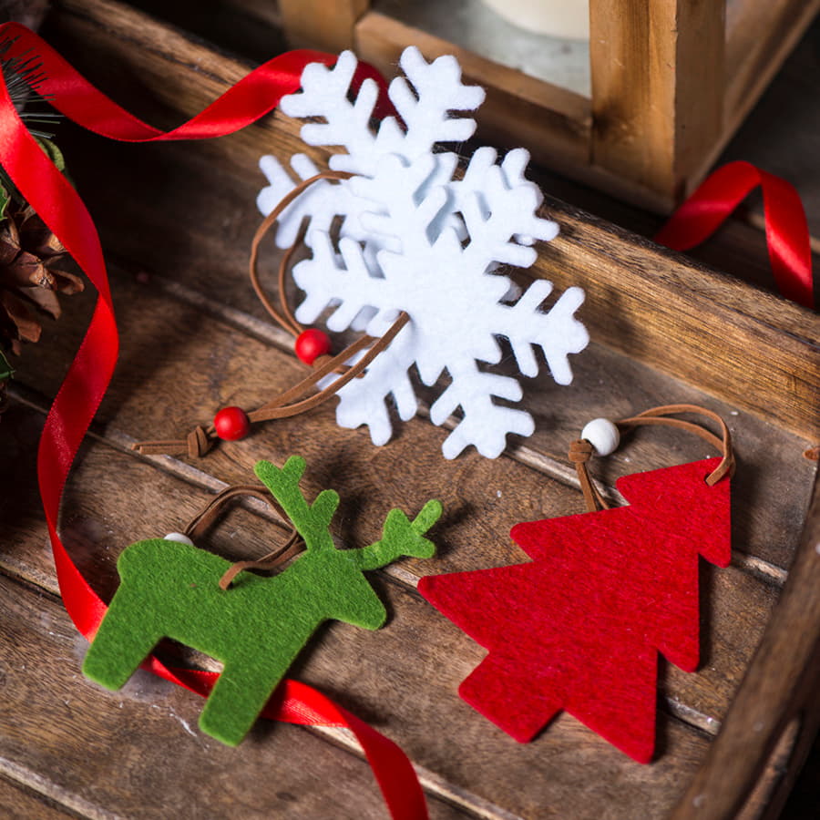 Украшение на елку ОЛЕНЬ, зеленый-1