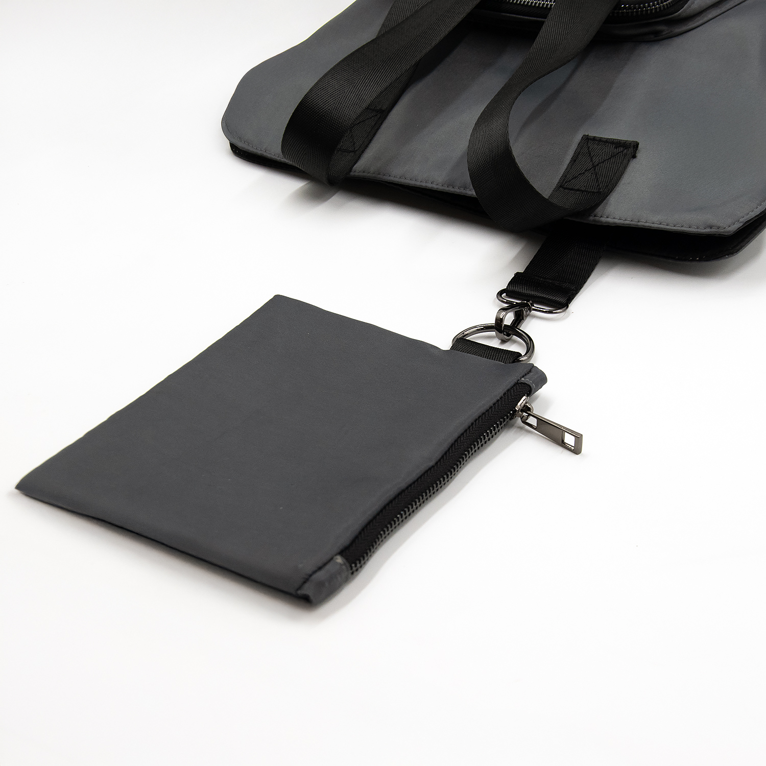 Шоппер Superbag Pocket, с внутренним креплением (карабин) и чехлом для мелочей (серый с черным)-2