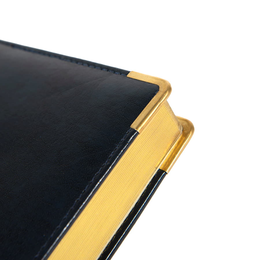 Ежедневник полудатированный Rarity, A5, темно-бордо, рециклированная кожа, кремовый блок, подарочная, тёмно-бордовый-4