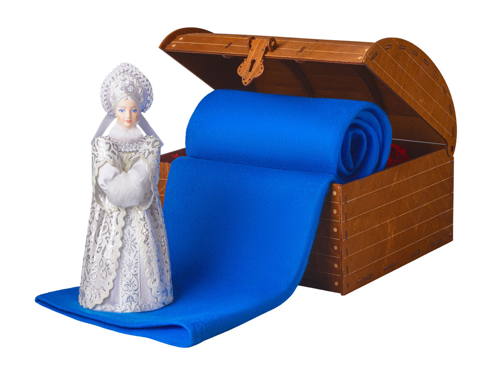 Подарочный набор: кукла фарфоровая, плед флисовый, синий-0