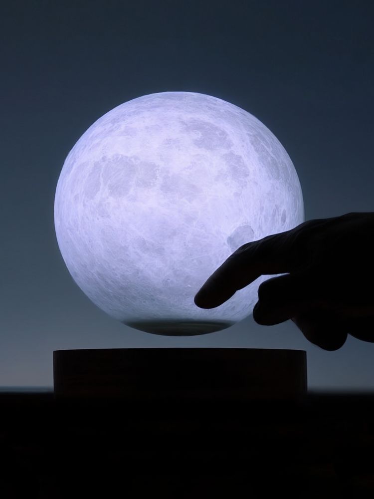 Левитирующая луна MoonFlight с деревянной подставкой-1