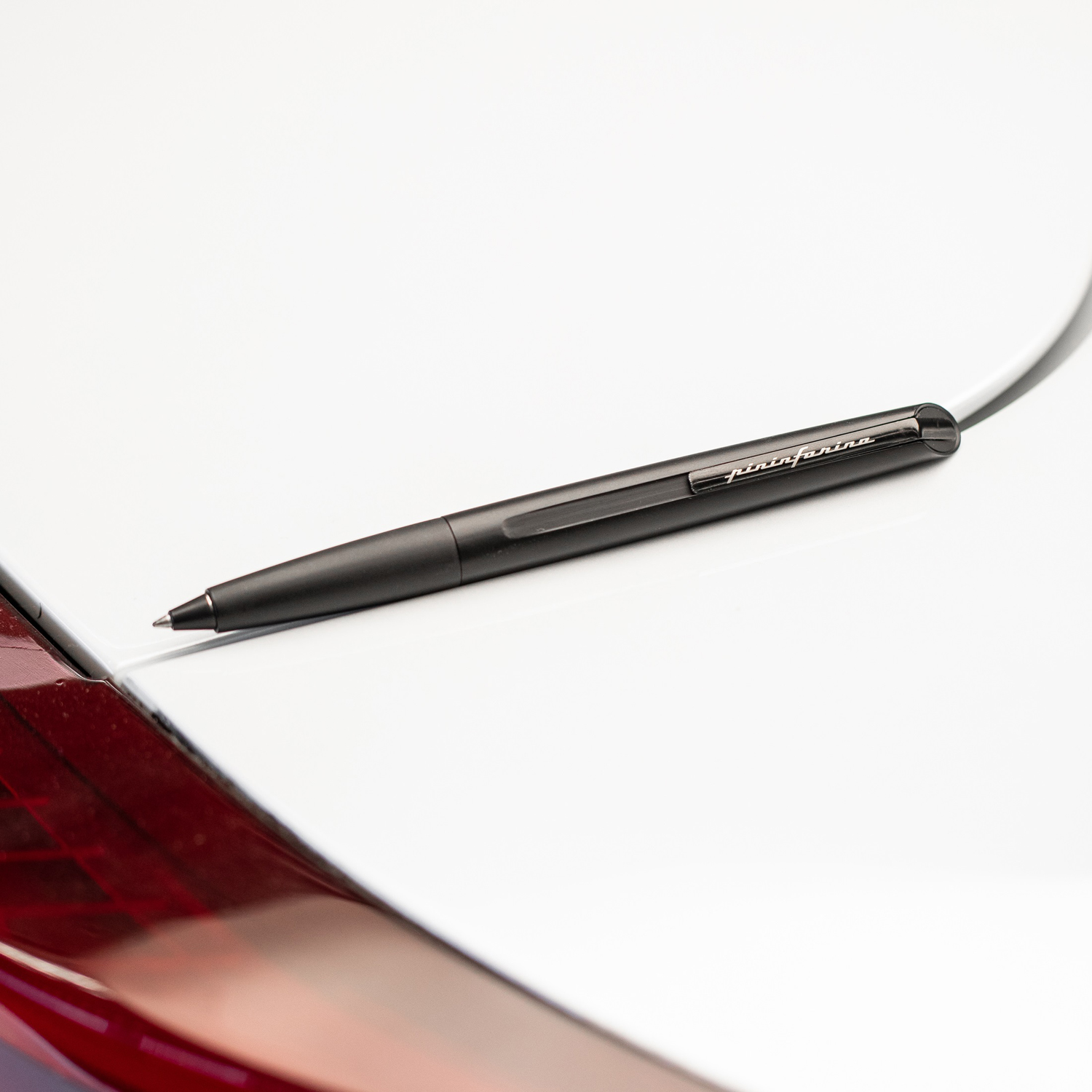 Роллер PININFARINA PF Two BLACK-4