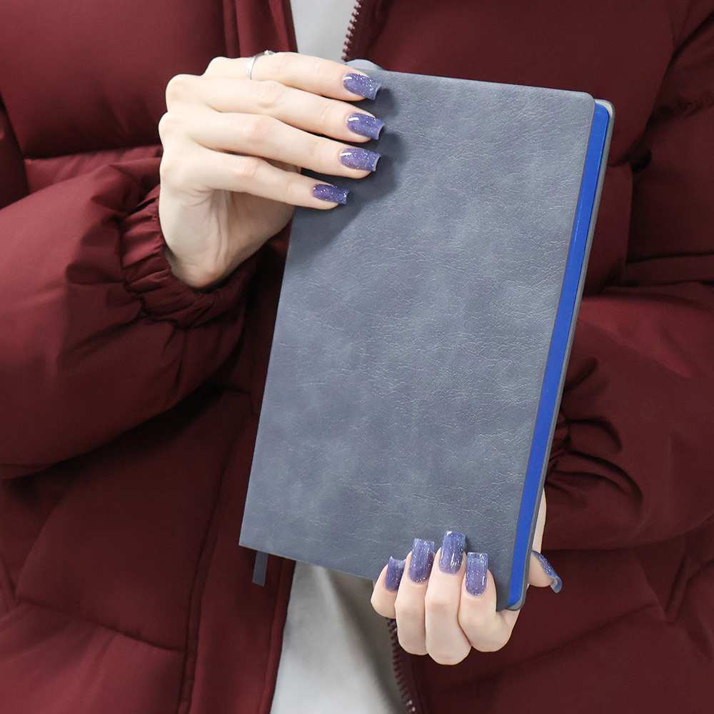 Ежедневник A5 недатированный Carisma в мягком переплёте, Синий-5