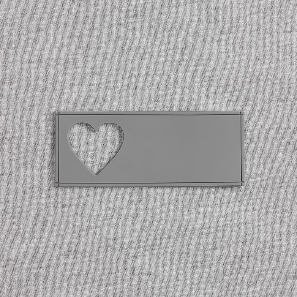 Лейбл из ПВХ с вырубкой «Сердце», серый-1