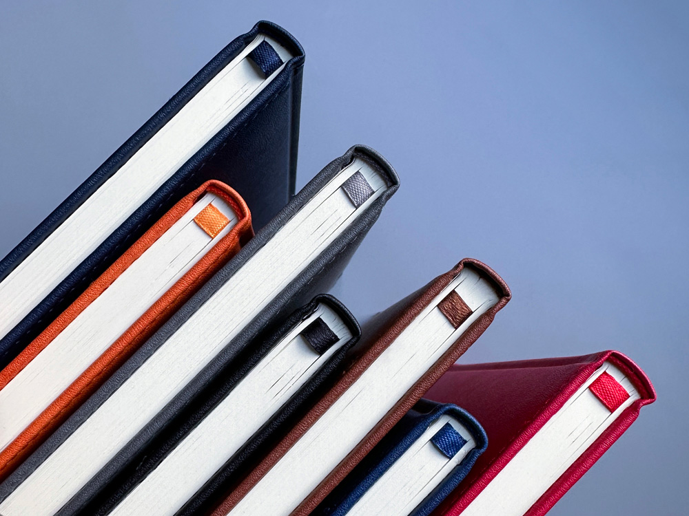 Ежедневник недатированный А5+ Classic, бордовый-6