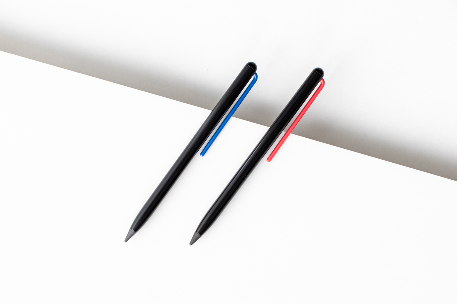 Карандаш GrafeeX с синим клипом в чехле-11