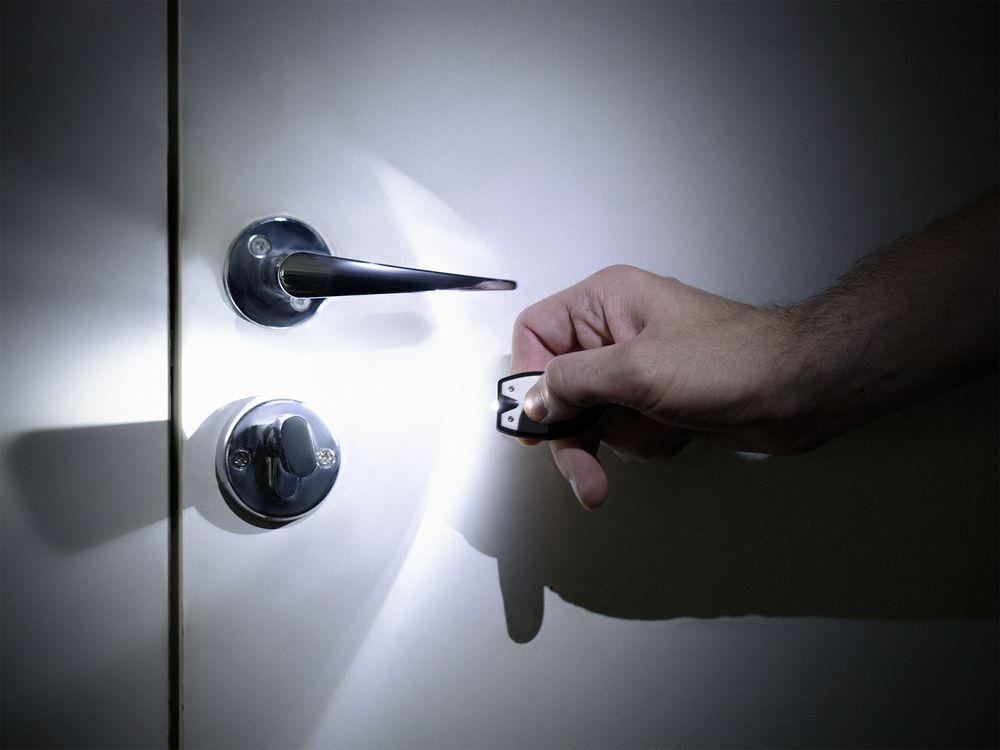 Брелок-фонарик Vivid, ver.2, белый с черным-2