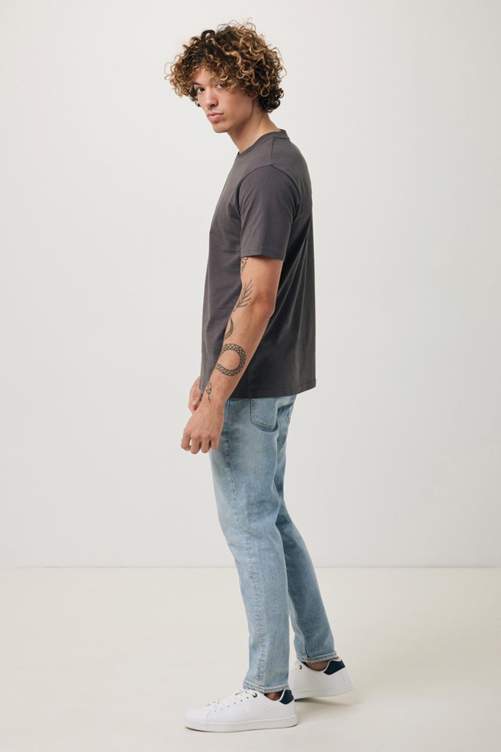 Футболка Iqoniq Brett из переработанного хлопка AWARE™, унисекс, 180 г/м²-6