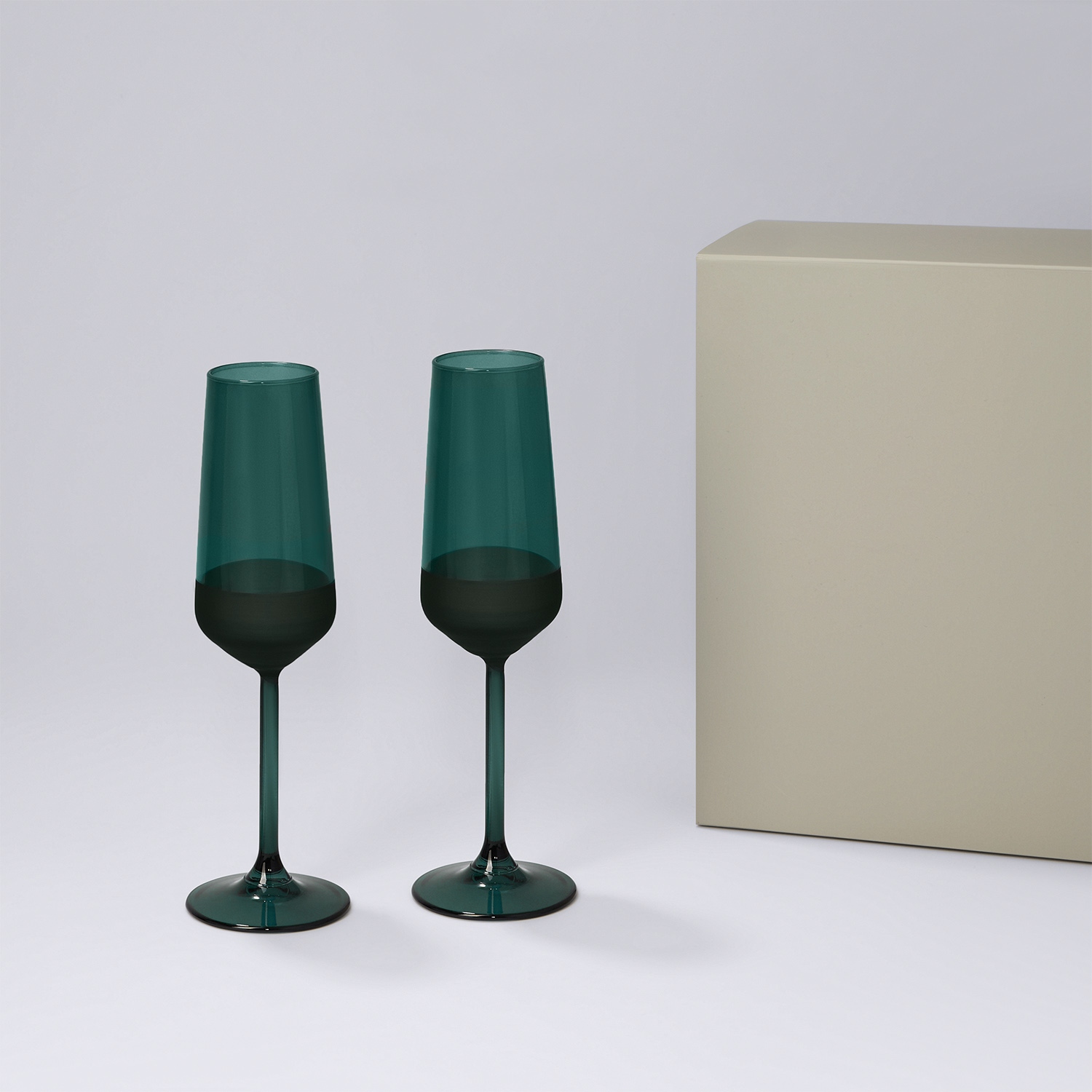 Подарочный набор 2 бокала для шампанского Emerald в серой коробке-0