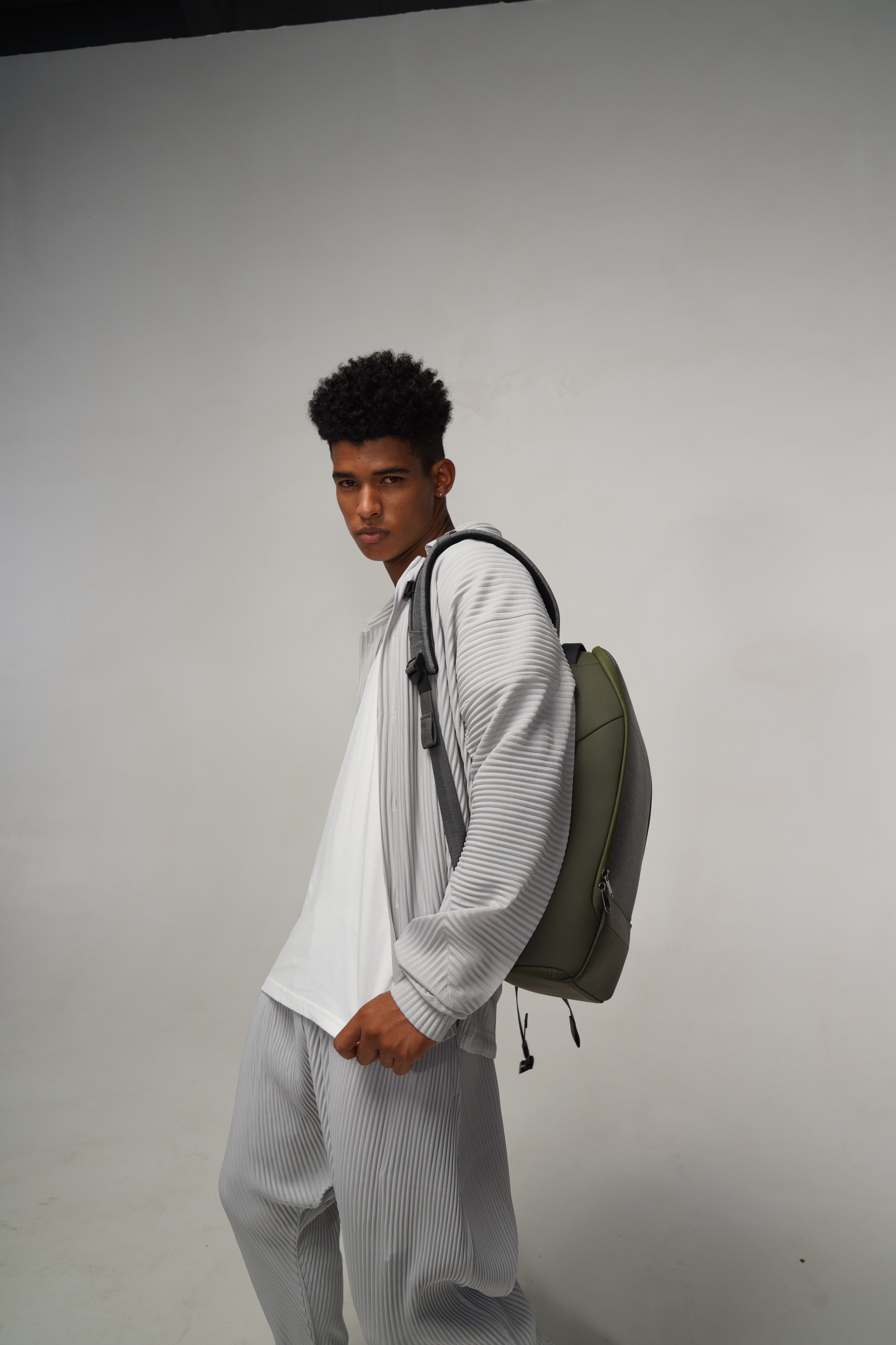 Рюкзак FlexPack Pro 47х34х18 см, оливковый-17