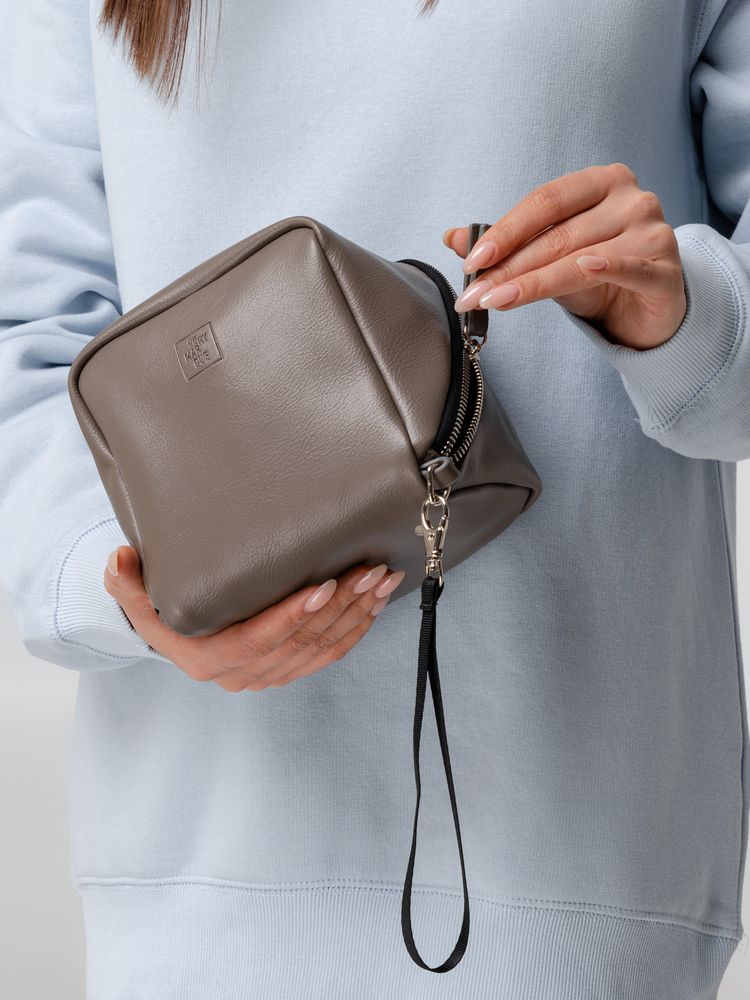 Дорожная косметичка Cubo, серая с логотипом-4