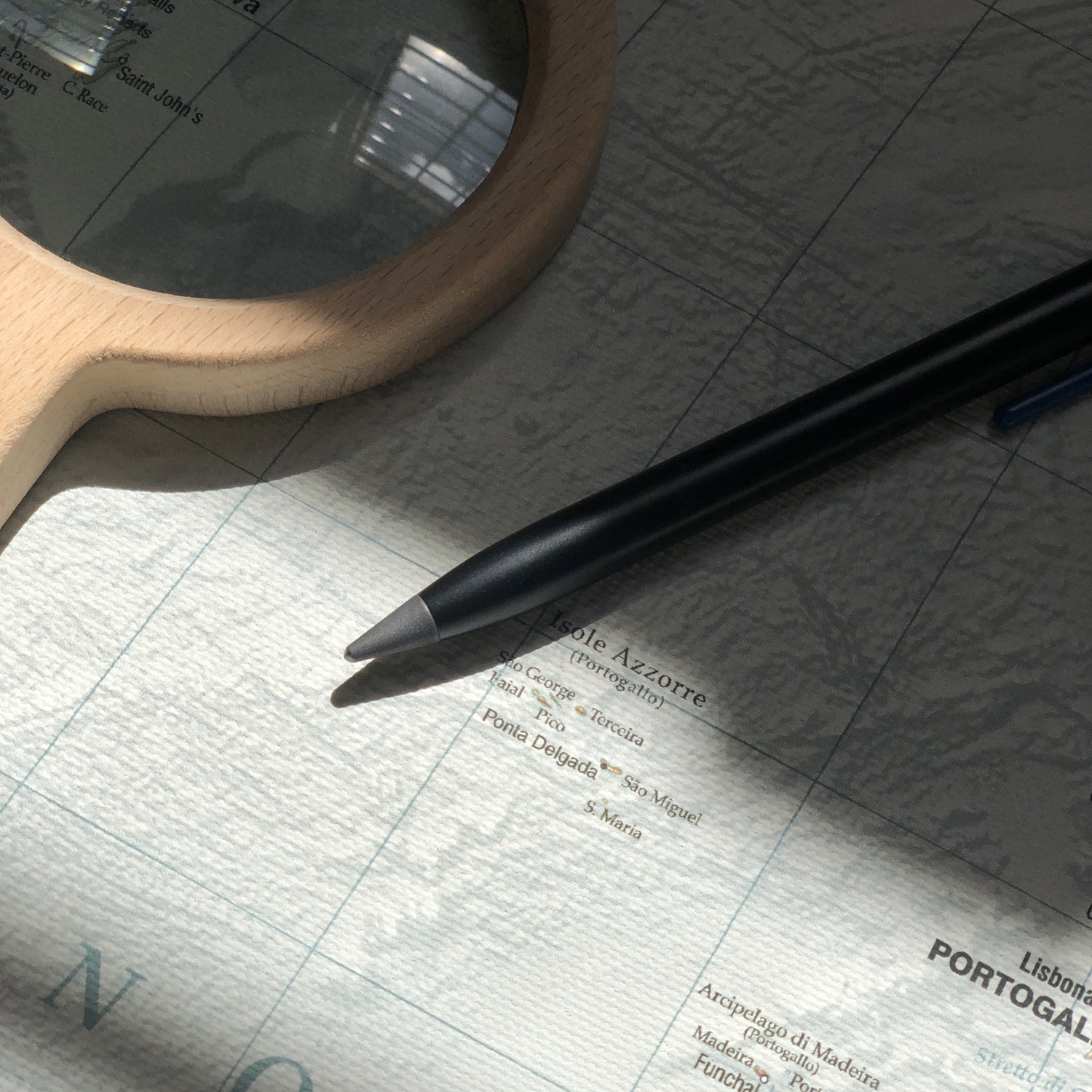 Карандаш GrafeeX с красным клипом в чехле-11