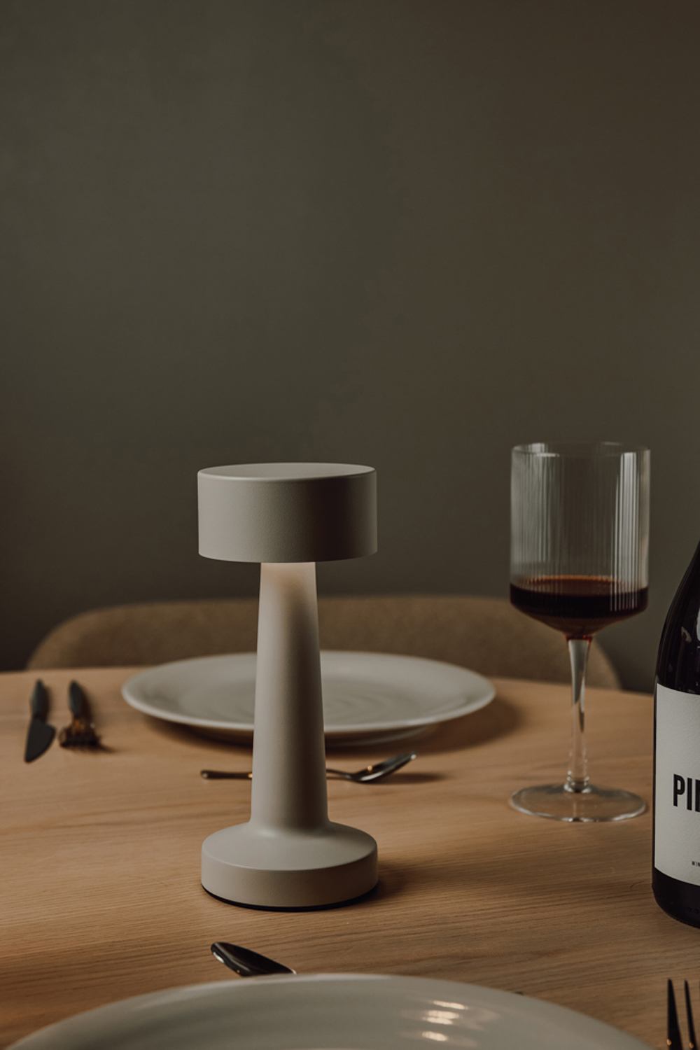 Настольная лампа VINGA Maris из переработанного пластика RCS-7