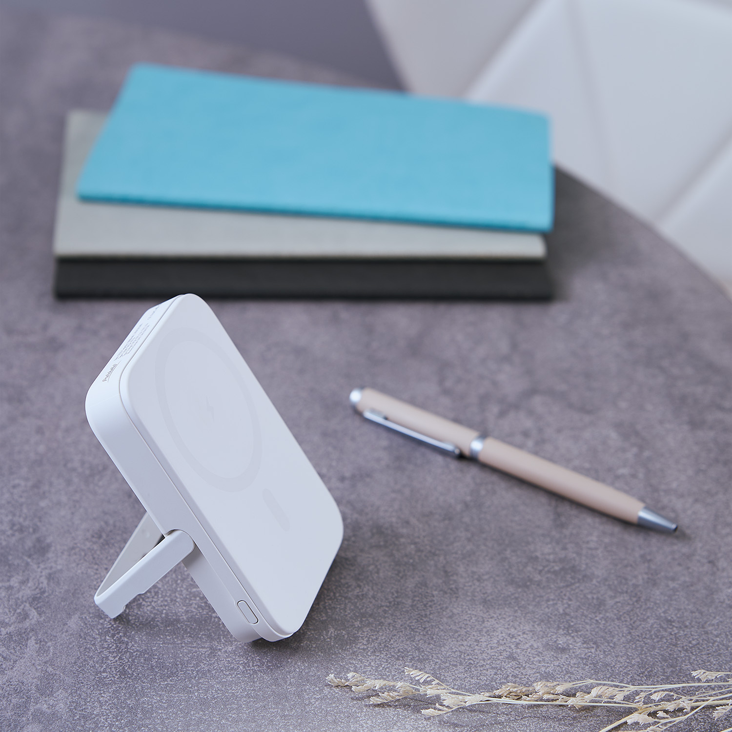 Внешний аккумулятор Юнион PD (Union PD) 10000mAh с функцией беспроводной зарядки 15W, белый-14