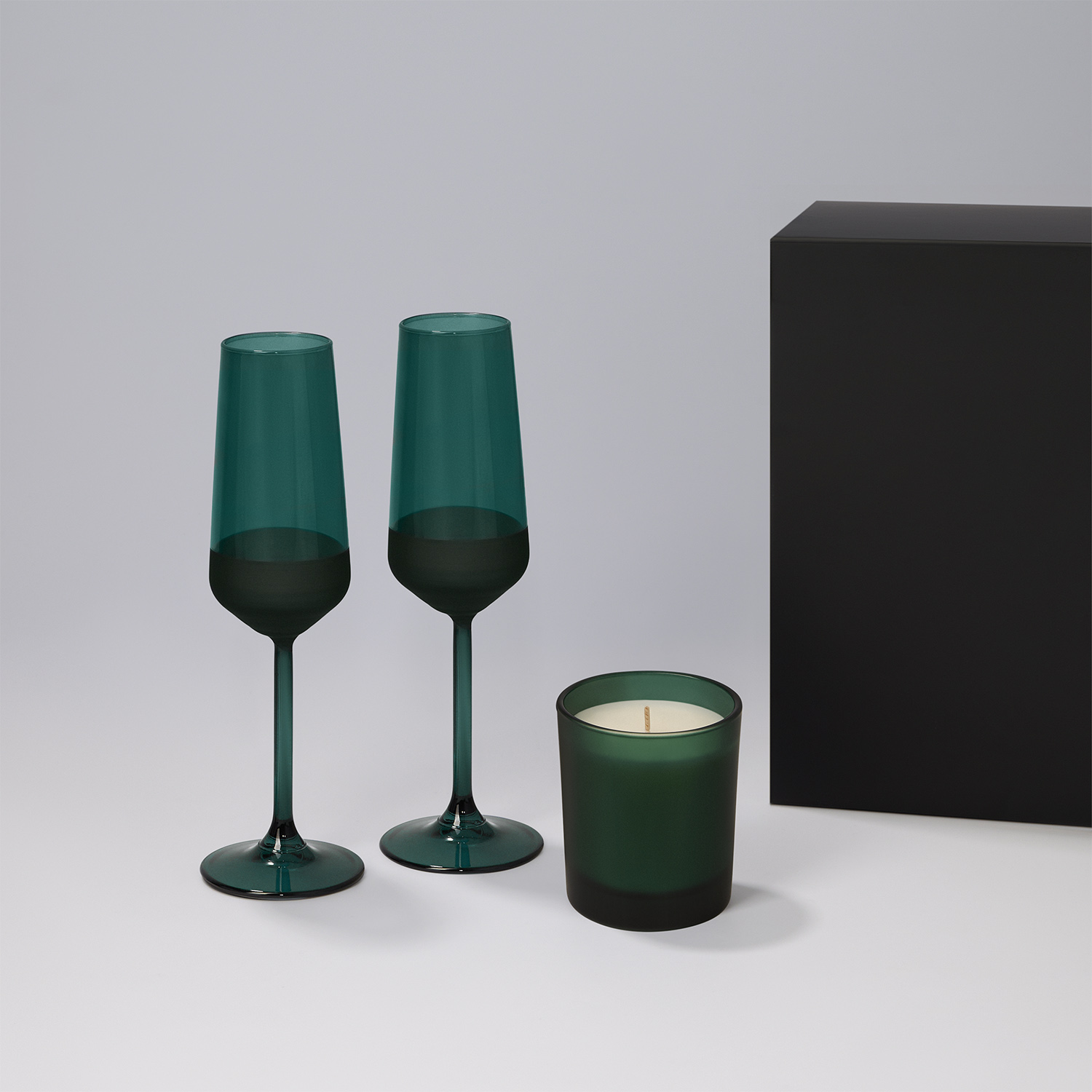 Подарочный набор свеча Энигма (Enigma) + 2 бокала для шампанского Эмеральд (Emerald) в черной коробке-0