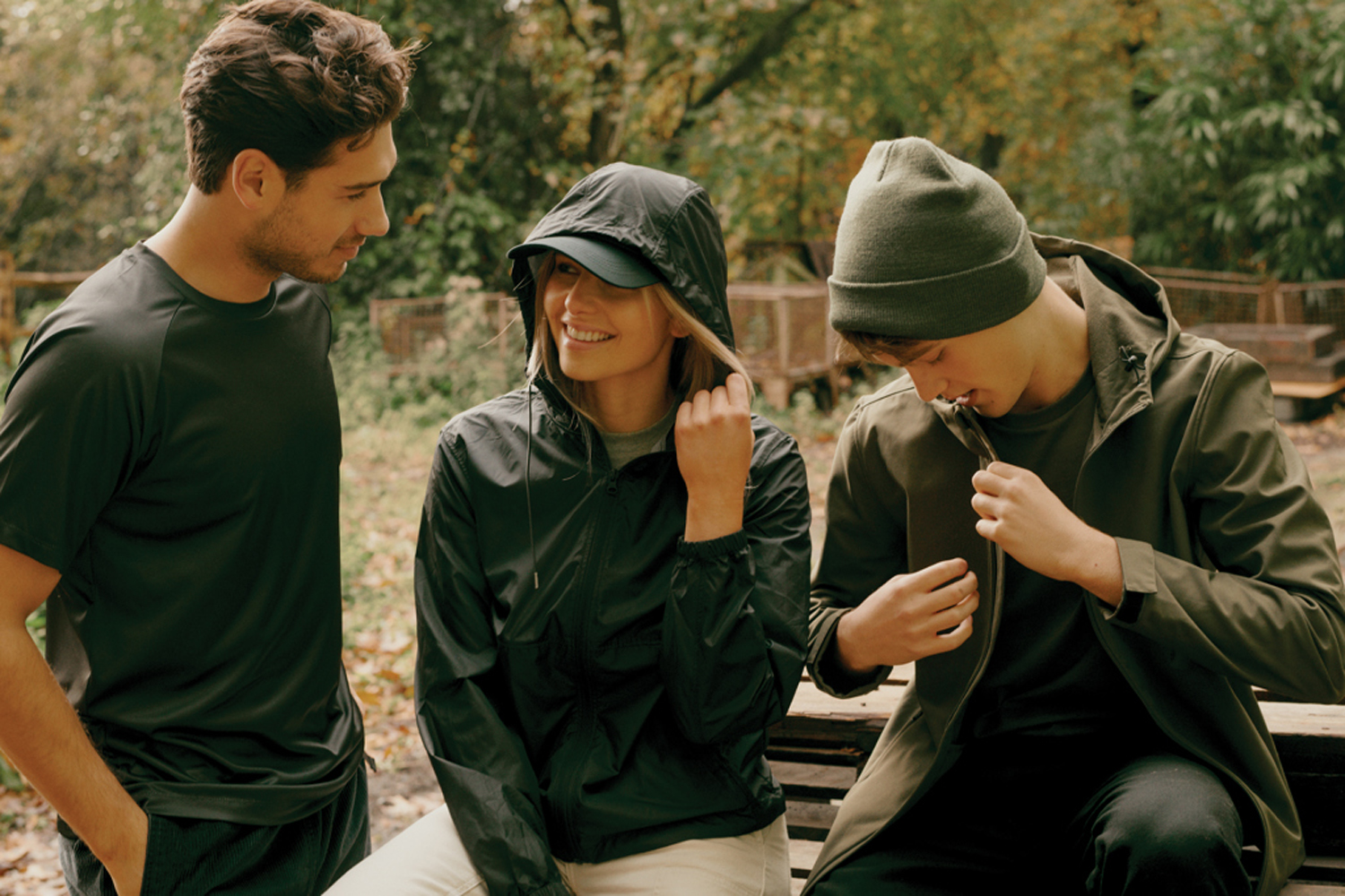 Ветровка Iqoniq Logan из переработанного полиэстера AWARE™, унисекс, 70 г/м²-4